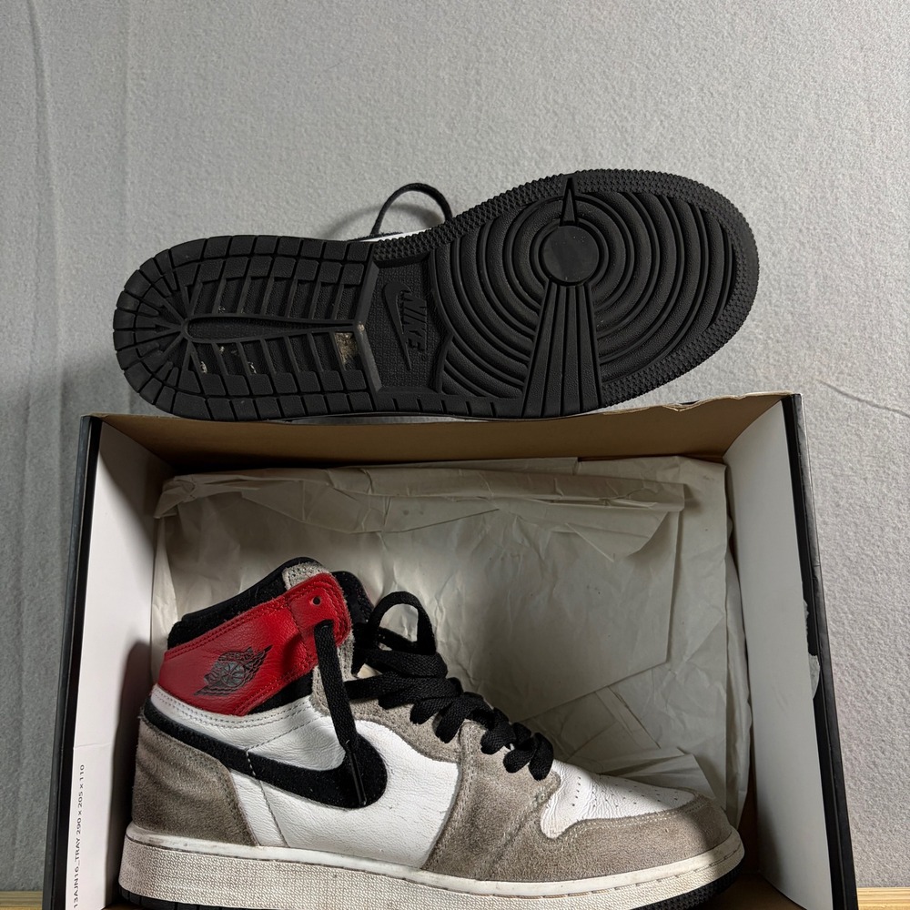 Nike Air Jordan 1‎ Retro High OG GS Light Smoke Grey 575441-126 Kids Size 7Y